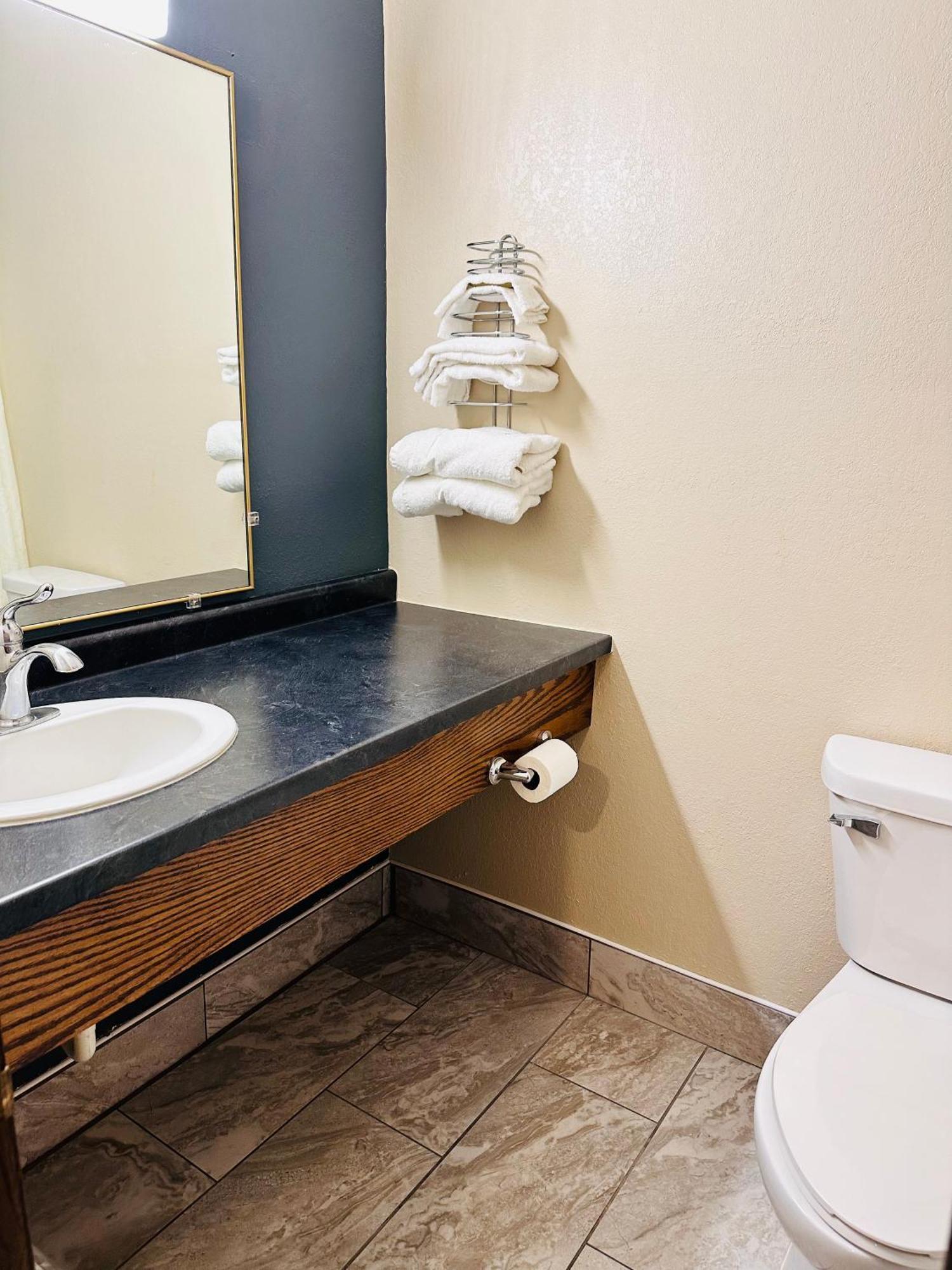 Regency Inn هدسون المظهر الخارجي الصورة