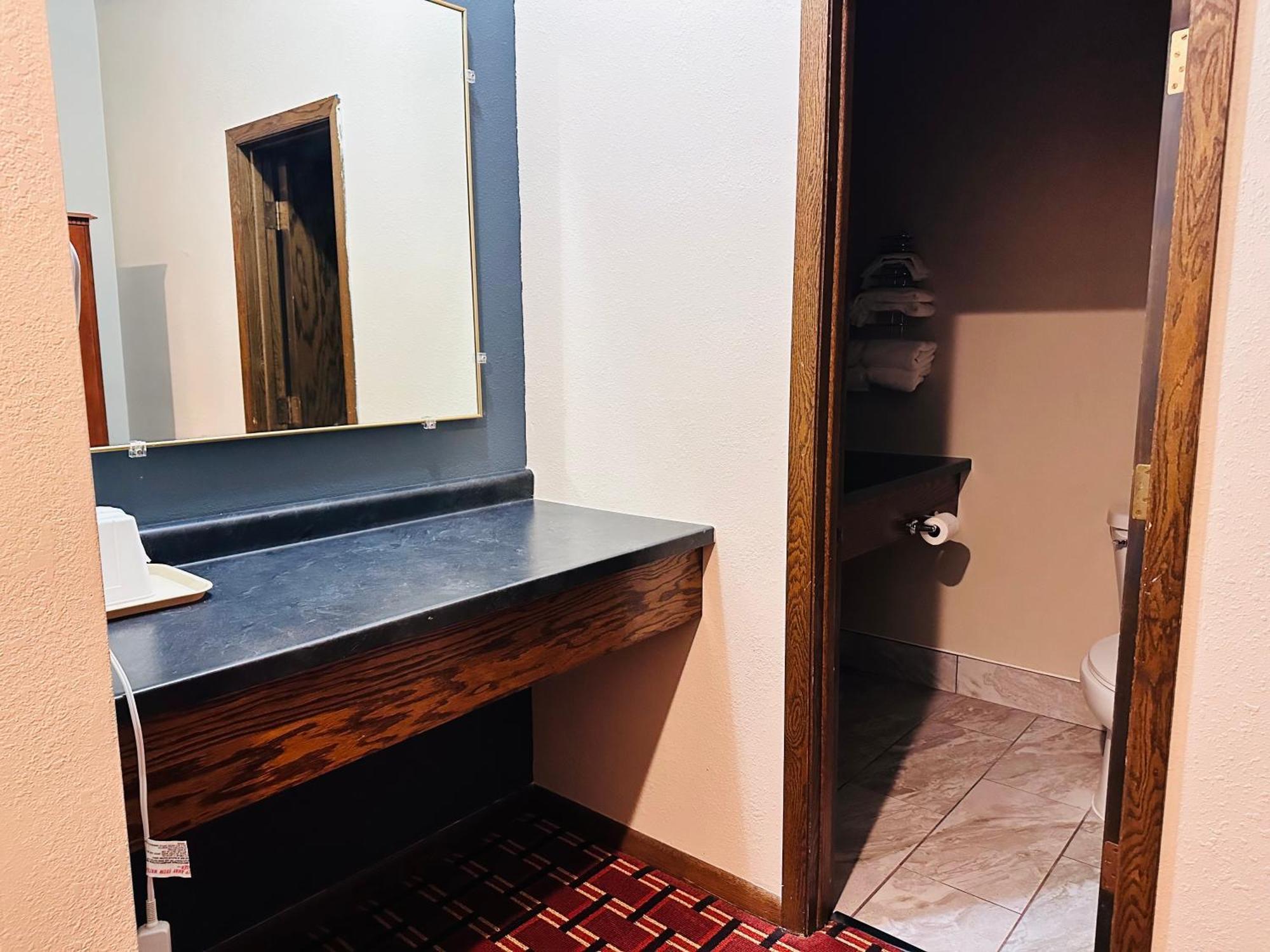 Regency Inn هدسون المظهر الخارجي الصورة